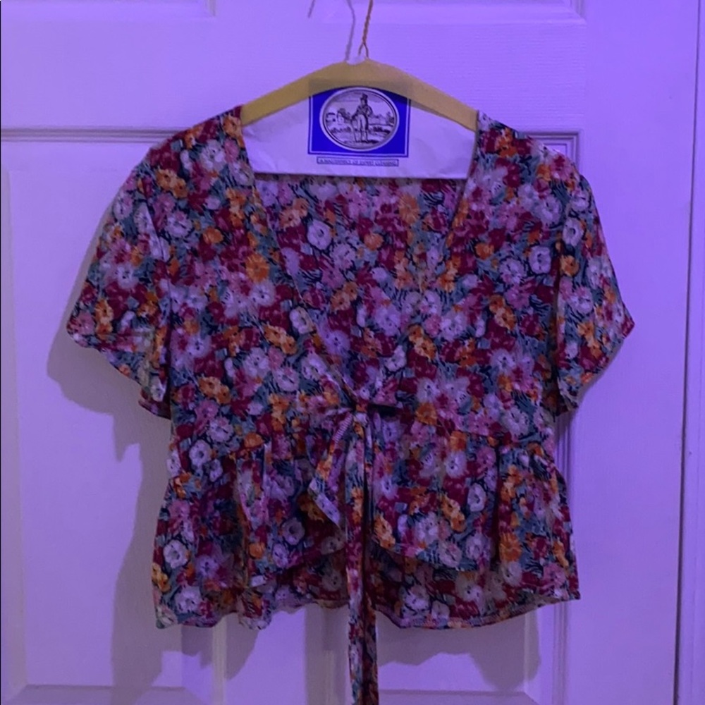 Flouncy tie front crop top